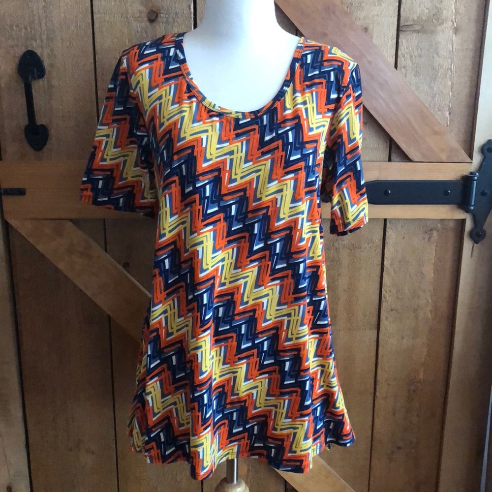 LULAROE Zig-Zag Pattern Pullover Shirt Size Small Orange Yellow White Blues